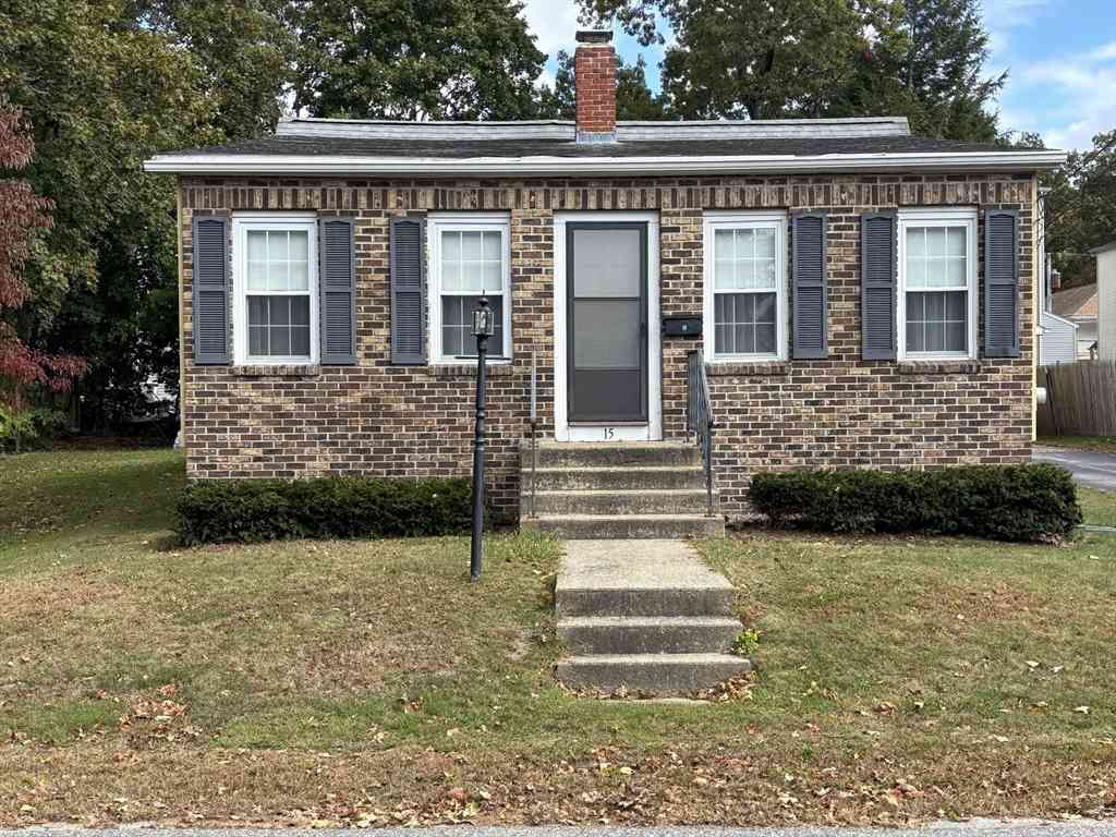 Homes For Sale - 15 Brook Street<br/> Worcester County, Webster, MA 01570