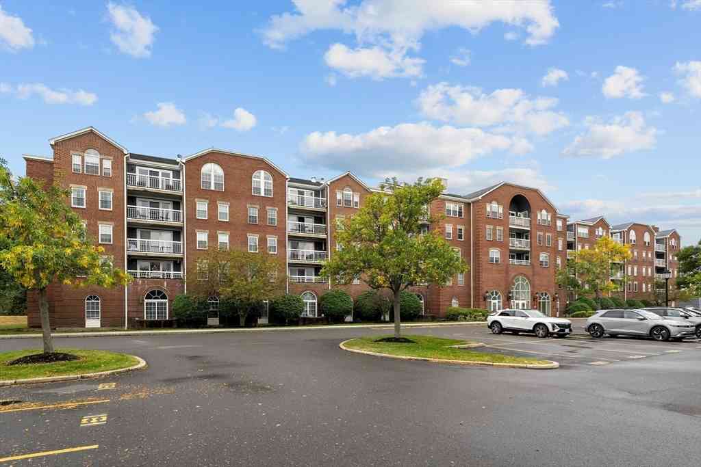Condo For Rent - 50 Boatswains Way #110<br/> Chelsea, MA 02150