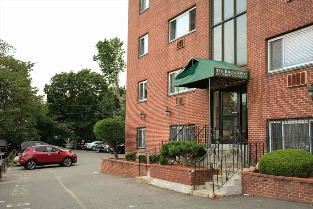 Apartment For Rent - 326 Broadway Avenue #11<br/> Malden, MA 02345