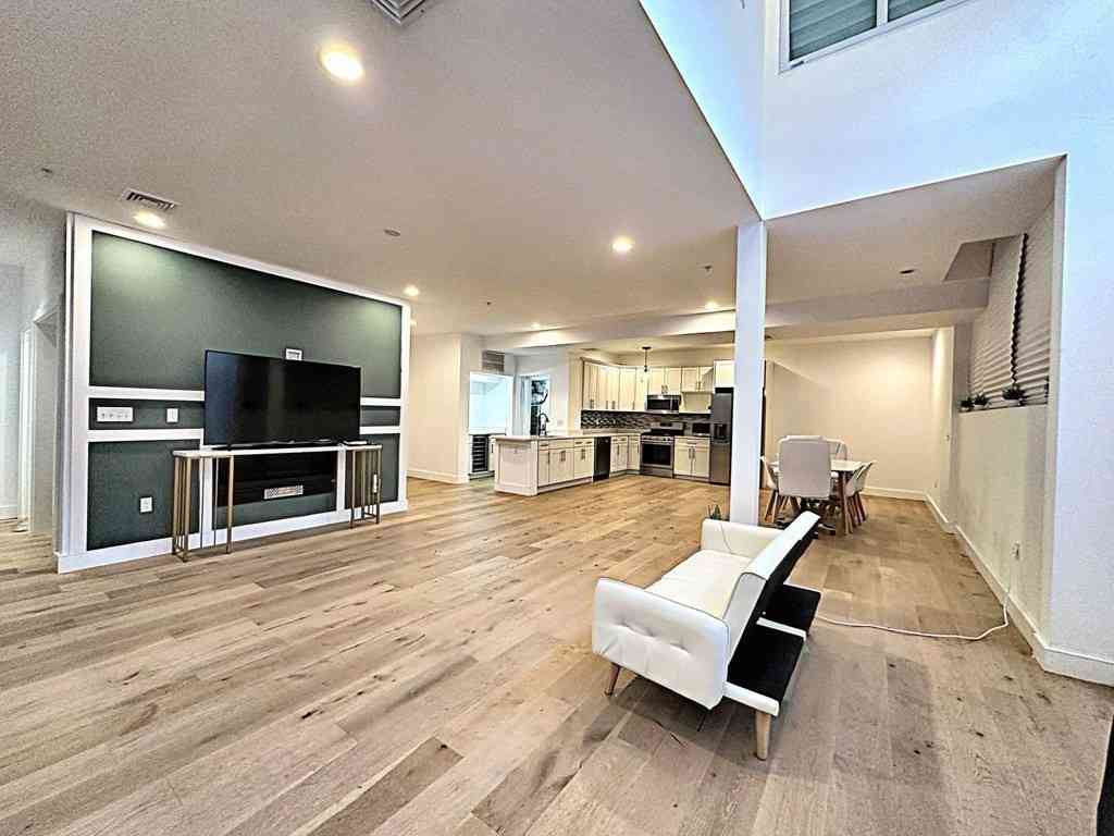 Condo For Rent - 17 Kearney Sq #205<br/> Lowell, MA 01852