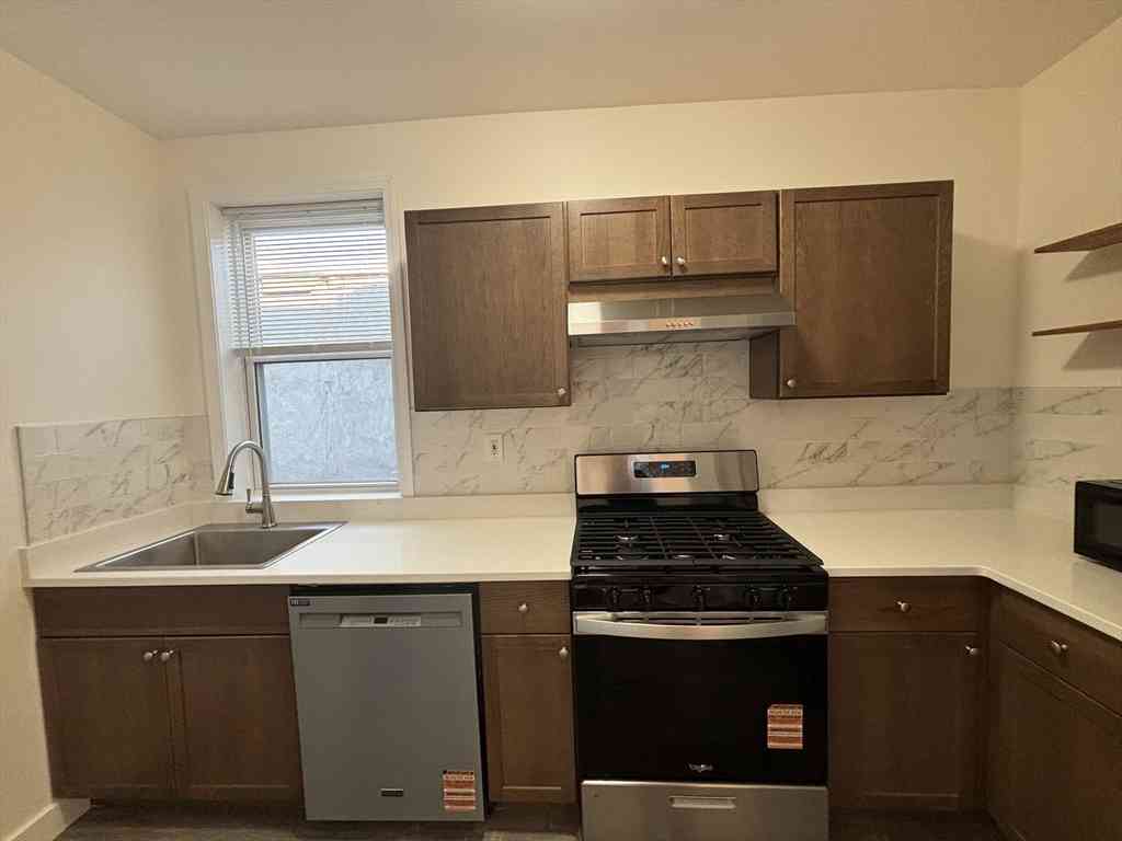 Apartment For Rent - 1371 Commonwealth Avenue #3<br/> Boston, MA 02135