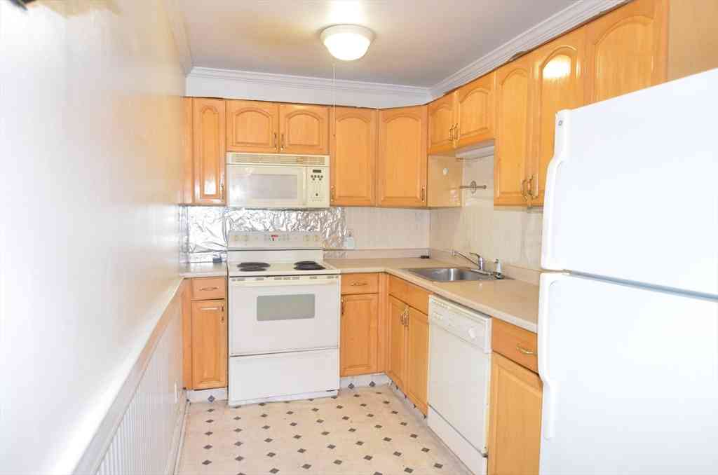 Condo For Rent - 195 Thomas Burgin Pkwy #208<br/> Quincy, MA 02169