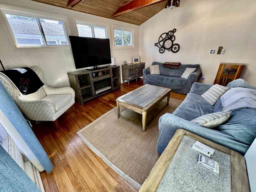 Apartment For Rent - 99 Nantasket Avenue #1<br/> Hull, MA 02045