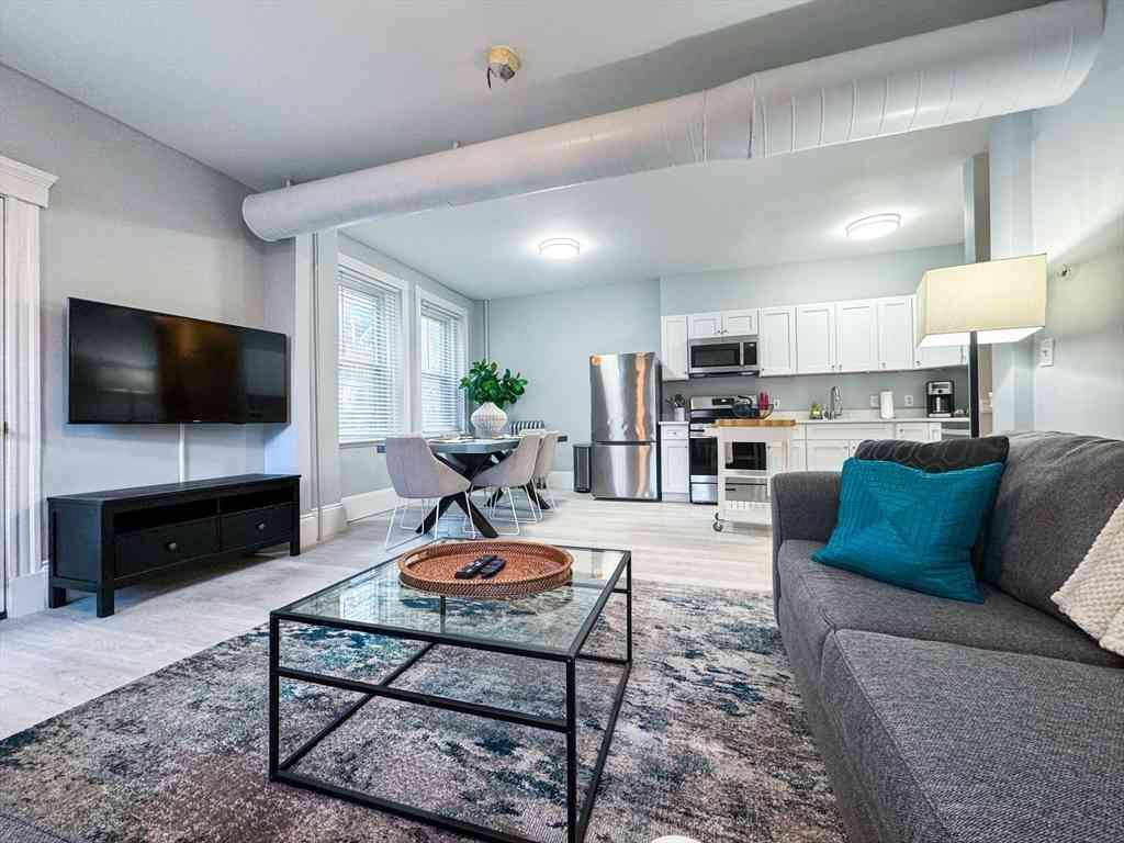 Apartment For Rent - 636 Washington St #1<br/> Brookline, MA 02446