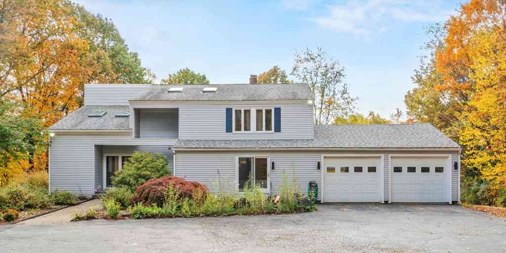 Homes For Sale - 36 Sunrise Ave<br/> Worcester County, Leominster, MA 01453