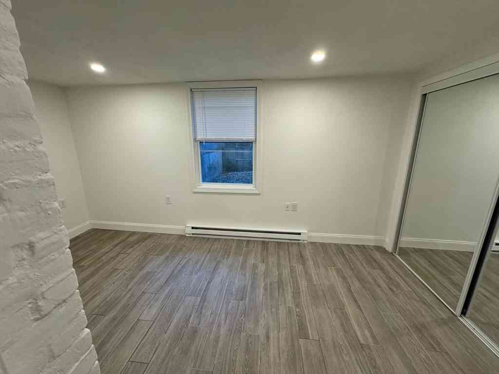 Apartment For Rent - 27 Salem #4<br/> Middlesex County, Burlington, MA 01801