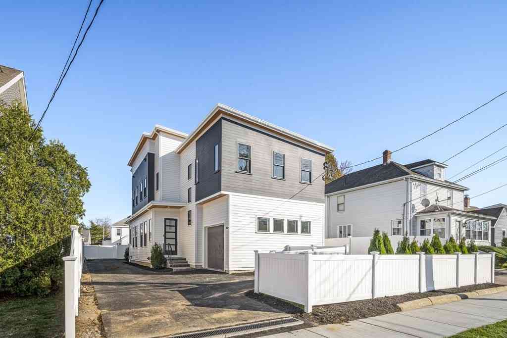 Condo For Rent - 92 Chapel Street #92<br/> Newton, MA 02458