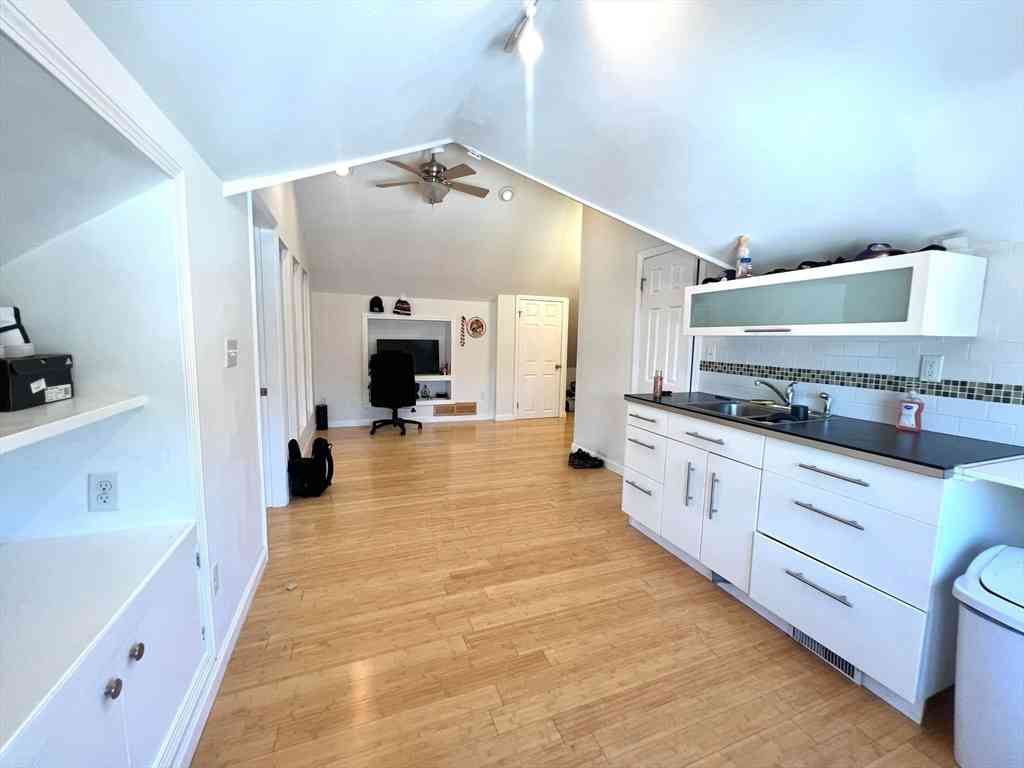 Apartment For Rent - 41 Woodward Ave #2<br/> Quincy, MA 02169
