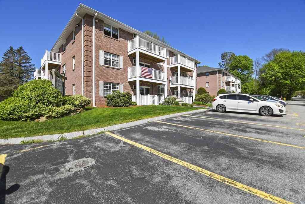 Condo For Rent - 5 Kenmar Dr #18<br/> Middlesex County, Billerica, MA 01821