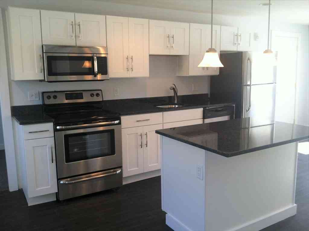 Apartment For Rent - 158 Main Street #2<br/> Wenham, MA 01984