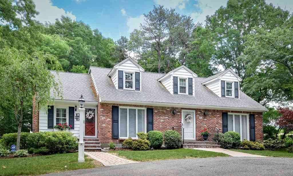 Homes For Sale - 104 Glen St<br/> Natick, MA 01760
