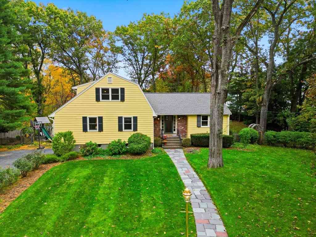 Homes For Sale - 5 Carnegie Place<br/> Middlesex County, Lexington, MA 02420