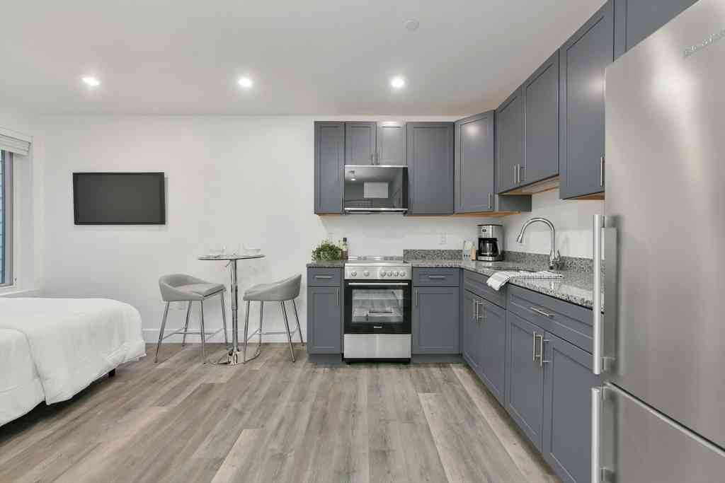 Apartment For Rent - 585 Essex St #524<br/> Lynn, MA 01901