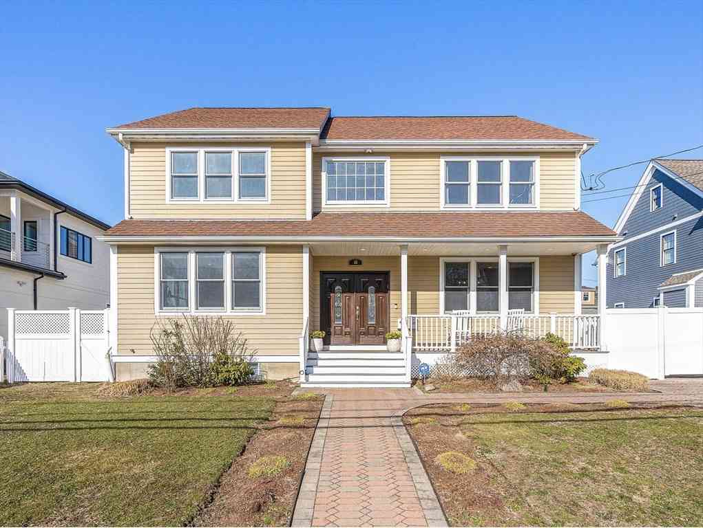 Homes For Rent - 58 Spiers Rd<br/> Newton, MA 02459