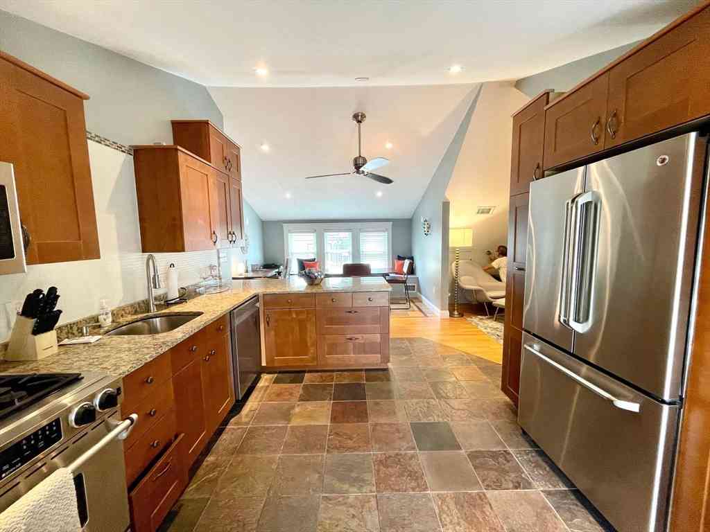 Apartment For Rent - 247 Savin Hill Ave #3-FURNISHED<br/> Boston, MA 02125