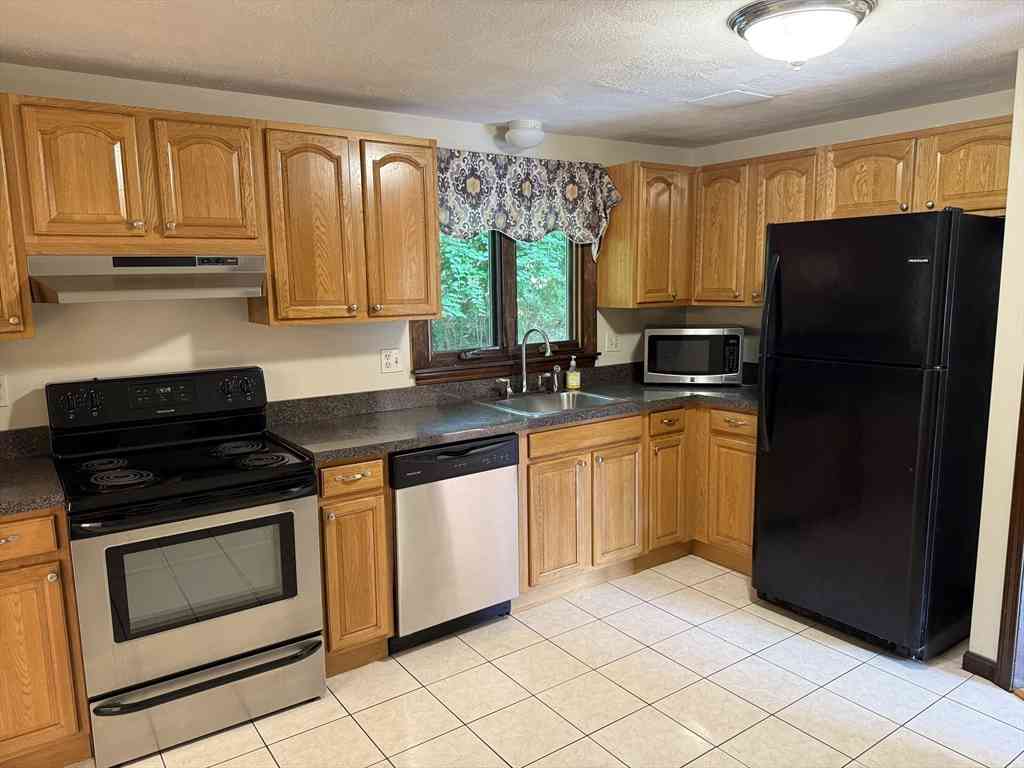 Homes For Rent - 17 Circle Rd<br/> Lexington, MA 02420
