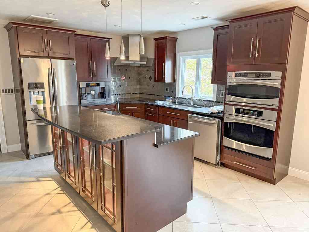 Condo For Rent - 1132 West Boylston St #2<br/> Worcester, MA 01606