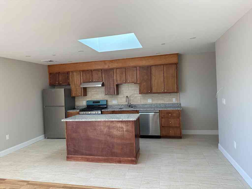 Apartment For Rent - 155 Broadway #2<br/> Revere, MA 02151