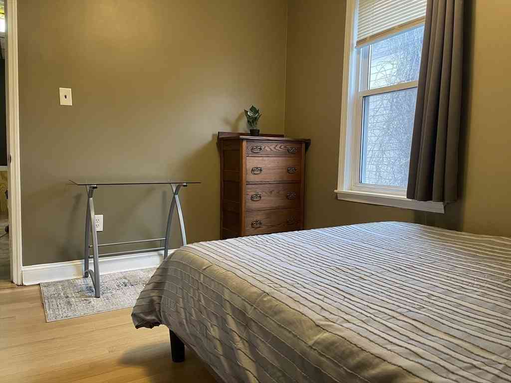 Apartment For Rent - 12 E. Shelby St. Room For Rent #FURNISHED<br/> Worcester, MA 01605
