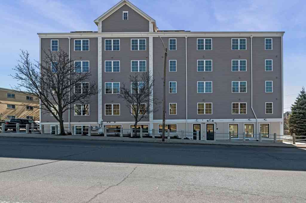 Apartment For Rent - 472 Essex Street #101<br/> Lynn, MA 01902