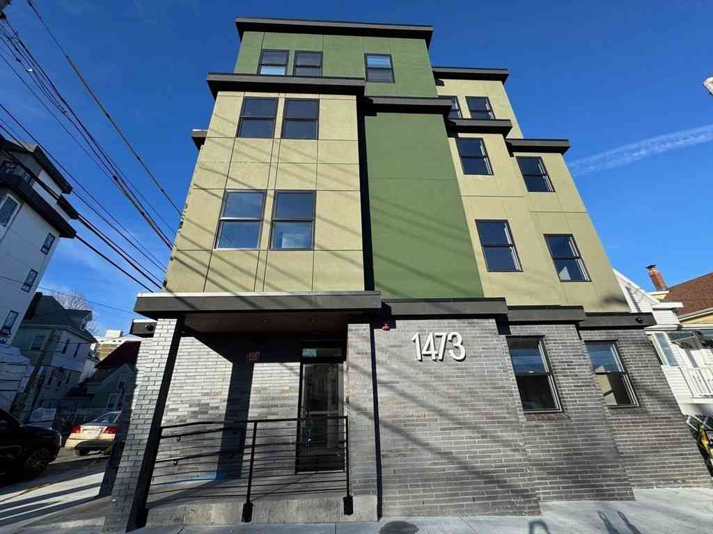 Apartment For Rent - 1473 N Shore Rd #101<br/> Revere, MA 02151