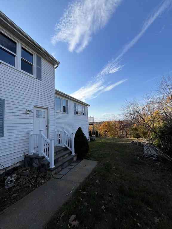 Apartment For Rent - 4 Reseroir Road #B<br/> Gloucester, MA 01930
