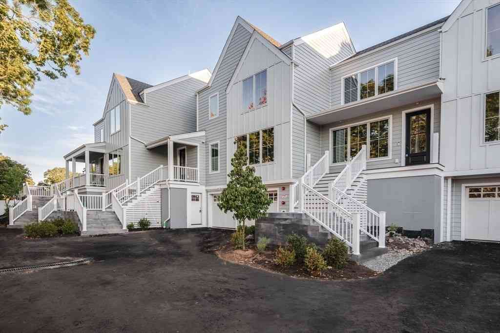 Condo For Rent - 15-17 Jewett Place #1<br/> Newton, MA 02458
