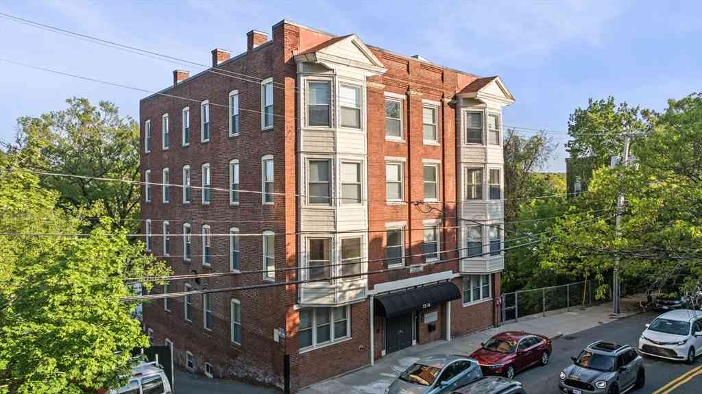 Condo For Sale - 72 River Street #10<br/> Haverhill, MA 01832