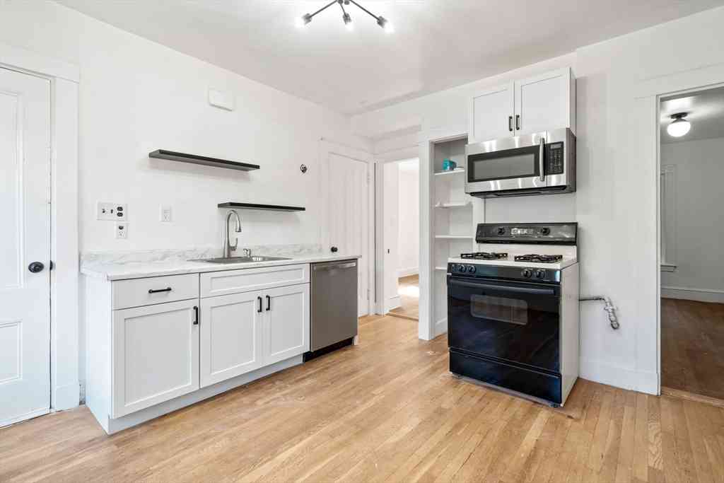 Condo For Rent - 166 Elliot St #2<br/> Newton, MA 02464