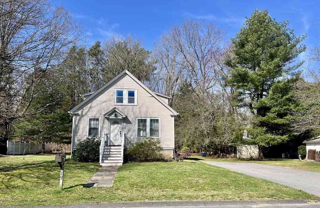 Homes For Rent - 17 Willow Street<br/> Wellesley, MA 02481