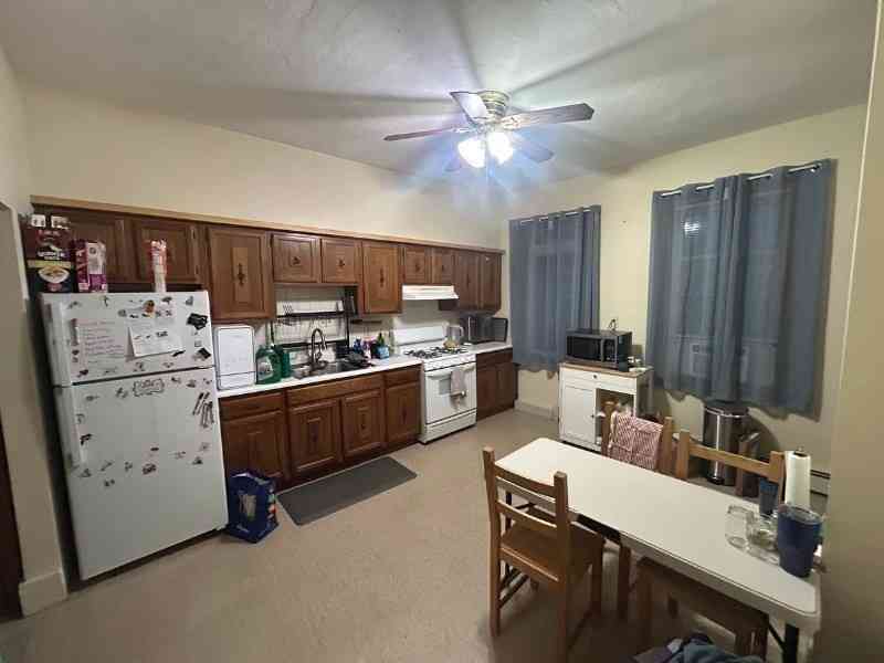 Apartment For Rent - 122A Spring Street #3<br/> Cambridge, MA 02141