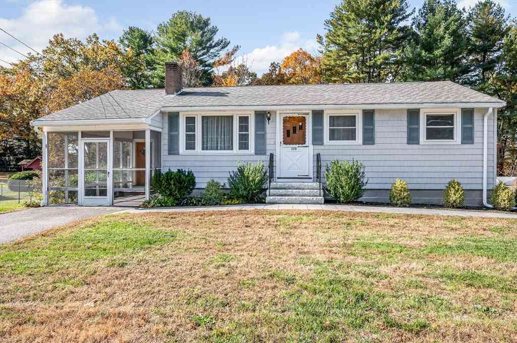 Homes For Sale - 1370 Varnum Ave<br/> Middlesex County, Lowell, MA 01854