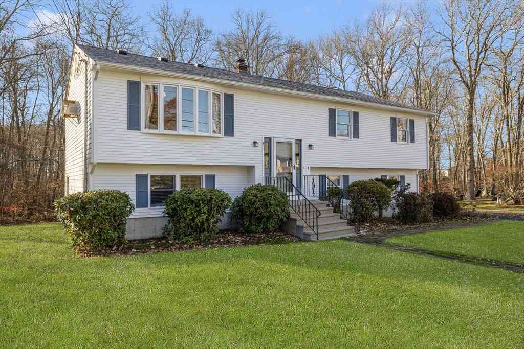 Homes For Sale - 9 Kenny Dr<br/> Bristol County, Warren, RI 02885