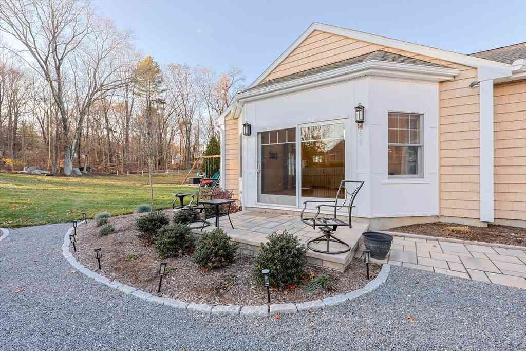 Apartment For Rent - 15 Warren Street #1<br/> Westborough, MA 01581