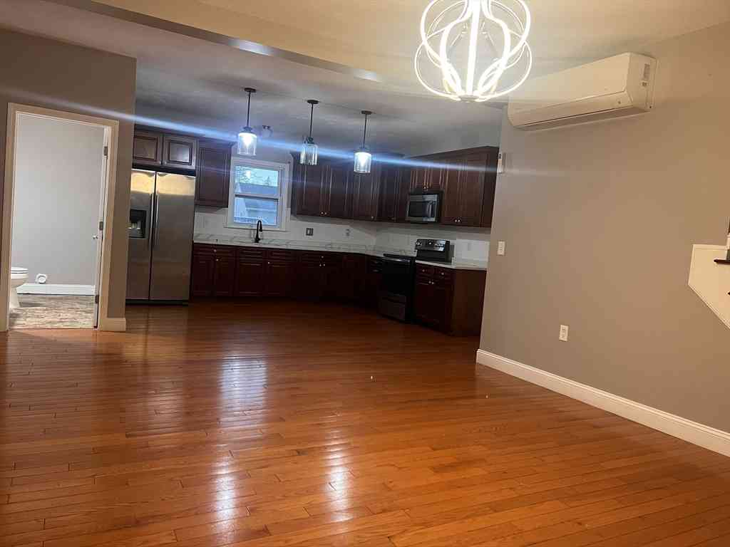 Apartment For Rent - 582 Centre #2<br/> Brockton, MA 02302
