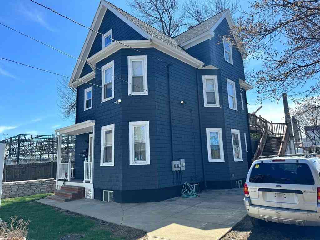 Apartment For Rent - 23-R Thorndike St #2<br/> Everett, MA 02149