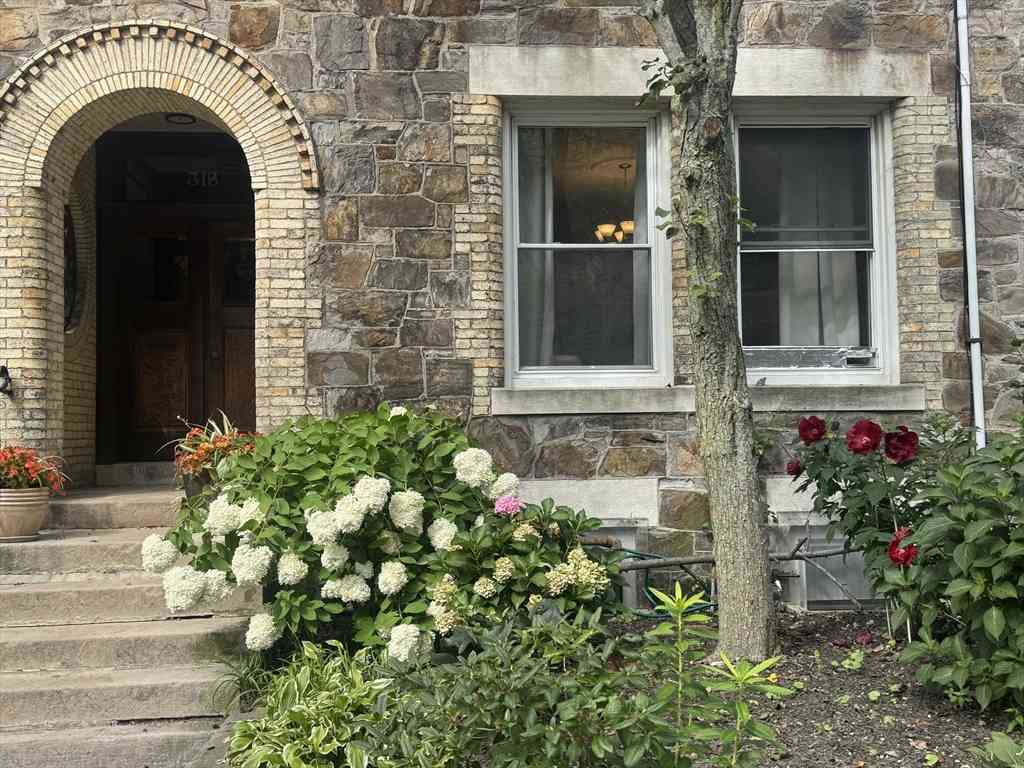 Apartment For Rent - 318 Tappan Street #3<br/> Brookline, MA 02445