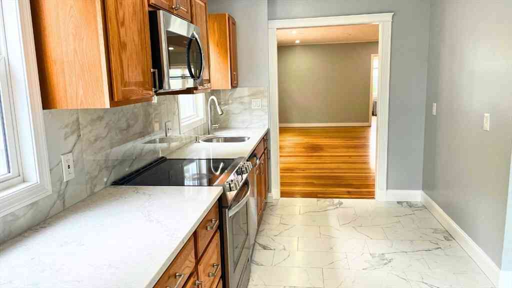 Apartment For Rent - 25 Hazel St #1<br/> Salem, MA 01970