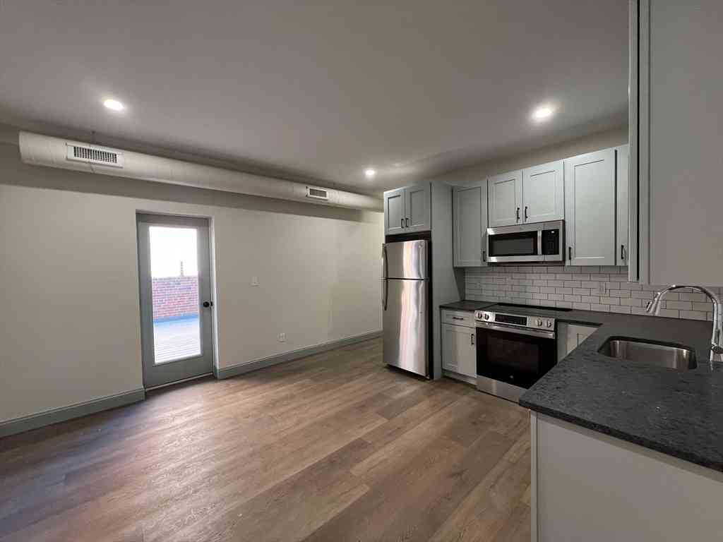 Apartment For Rent - 160 Seabury St #12<br/> Fall River, MA 02720