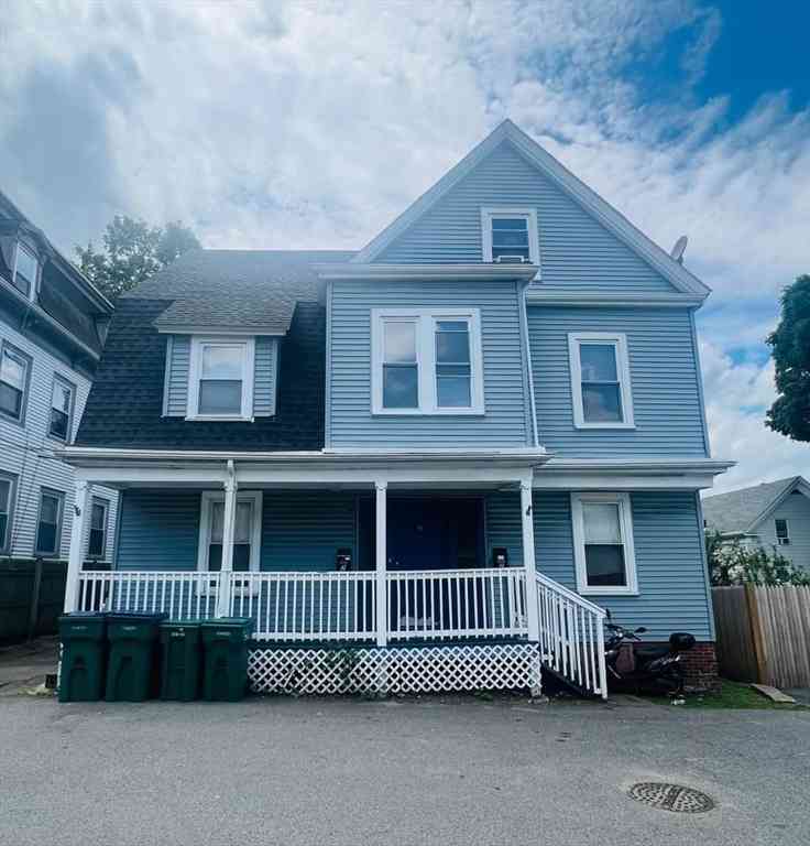 Apartment For Rent - 10 Kenwood Ter #2<br/> Lynn, MA 01902