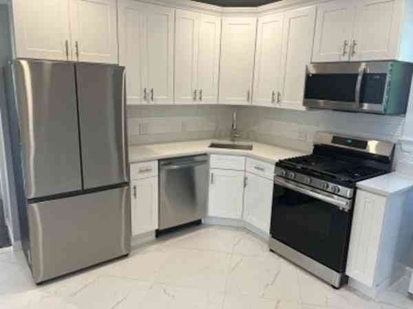 Apartment For Rent - 31-33 Raymond #2<br/> Somerville, MA 02144