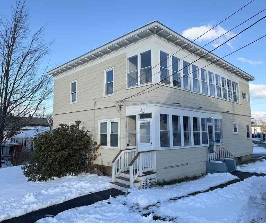 Apartment For Rent - 262 Oak Hill Rd #2<br/> Fitchburg, MA 01420