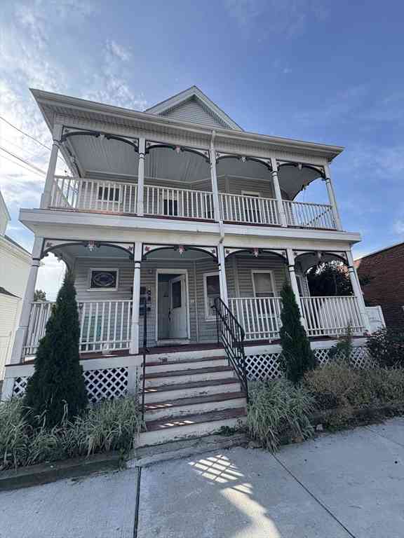 Multifamily For Rent - 211 Elm<br/> Everett, MA 02149