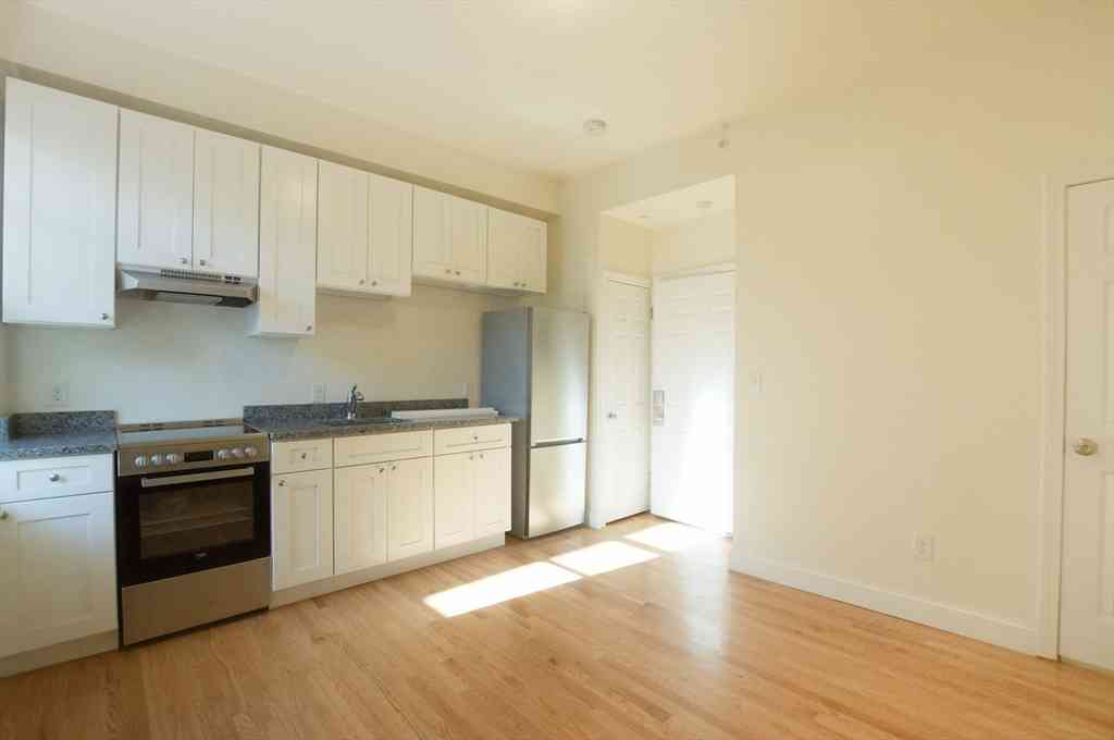 Apartment For Rent - 501 E Broadway #3<br/> Boston, MA 02127