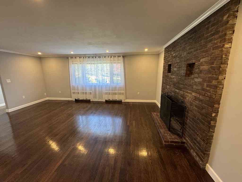 Homes For Rent - 793 Dedham St<br/> Newton, MA 02459
