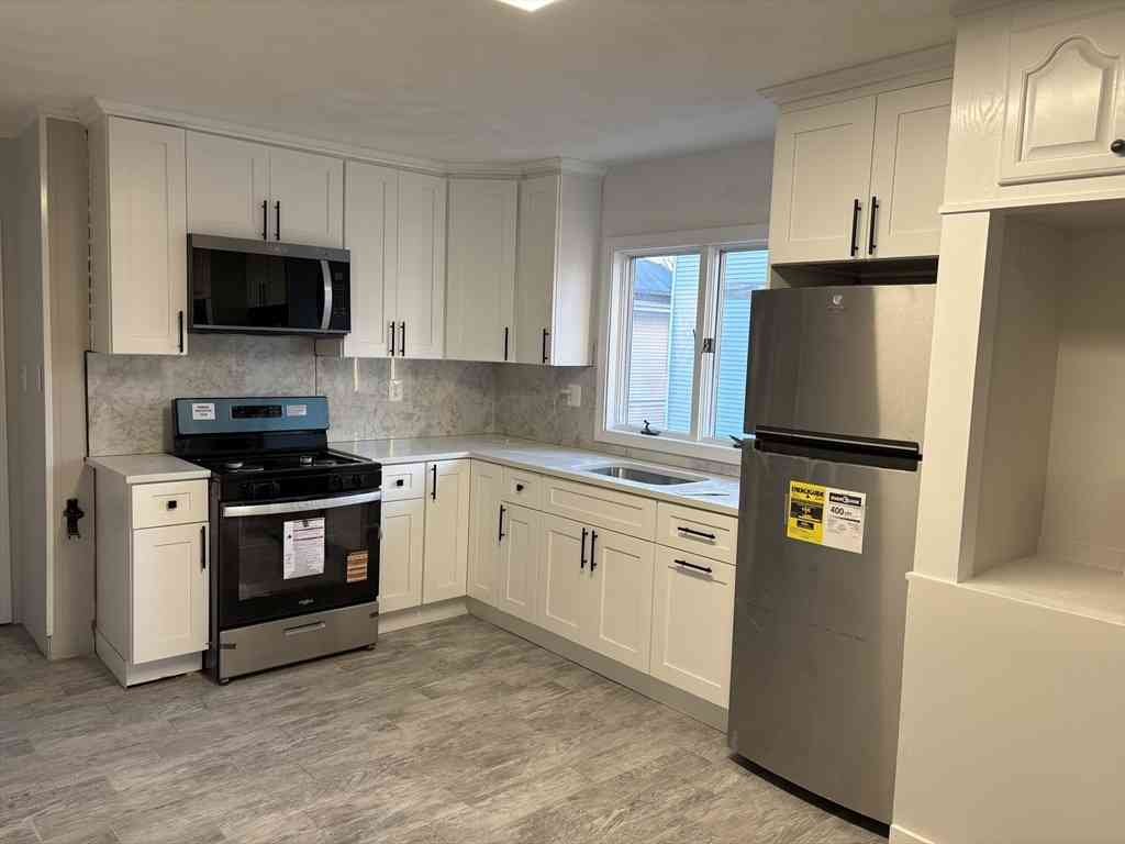 Apartment For Rent - 19 Harding  Avenue #2<br/> Everett, MA 02149