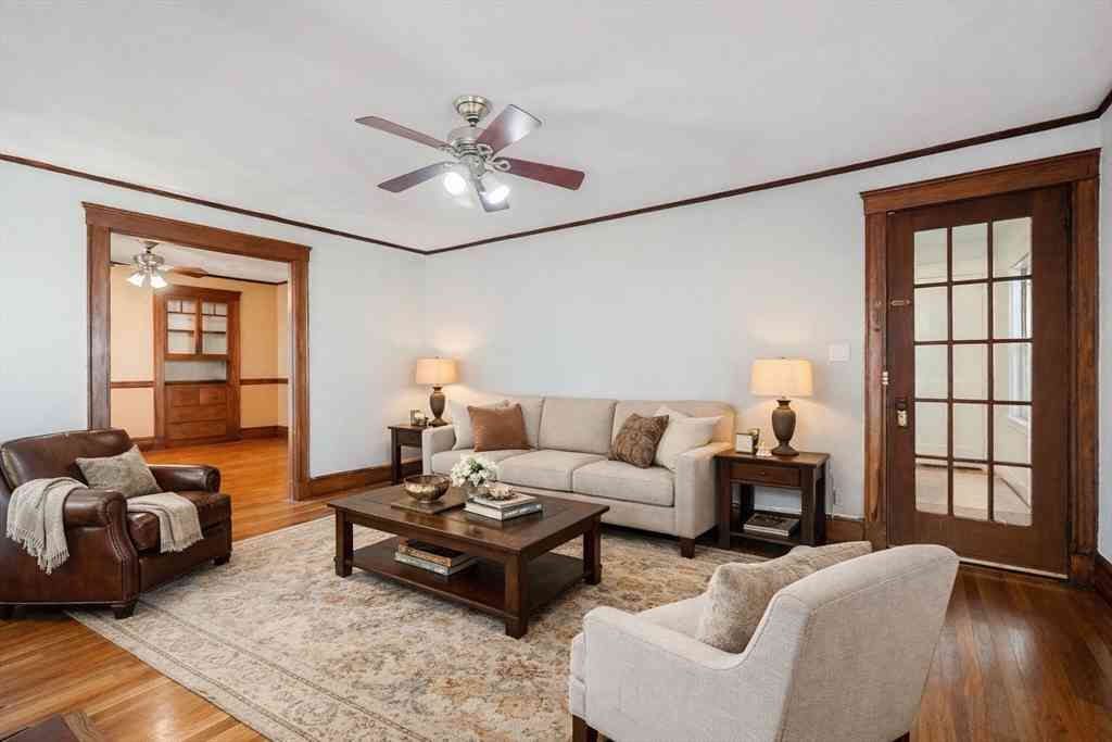 Apartment For Rent - 120 Warwick Road #120<br/> Newton, MA 02459