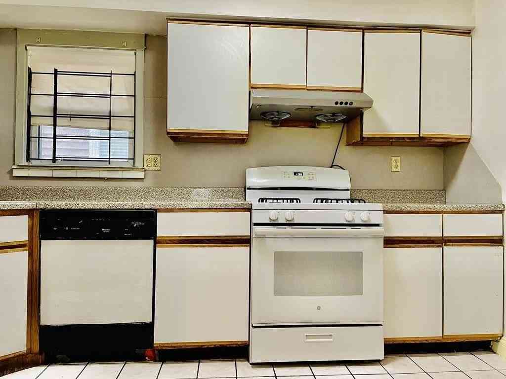 Apartment For Rent - 188 Main St #2<br/> Malden, MA 02148