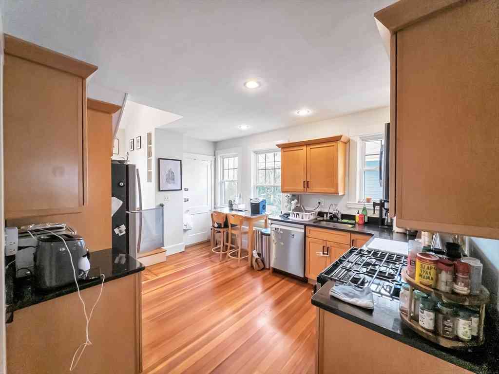 Apartment For Rent - 23 Kingsboro Park #2<br/> Boston, MA 02130