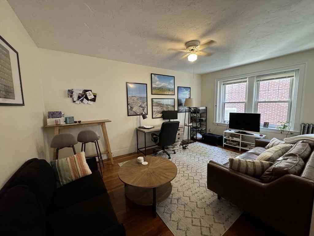 Condo For Rent - 588 Washington St #4<br/> Brookline, MA 02446